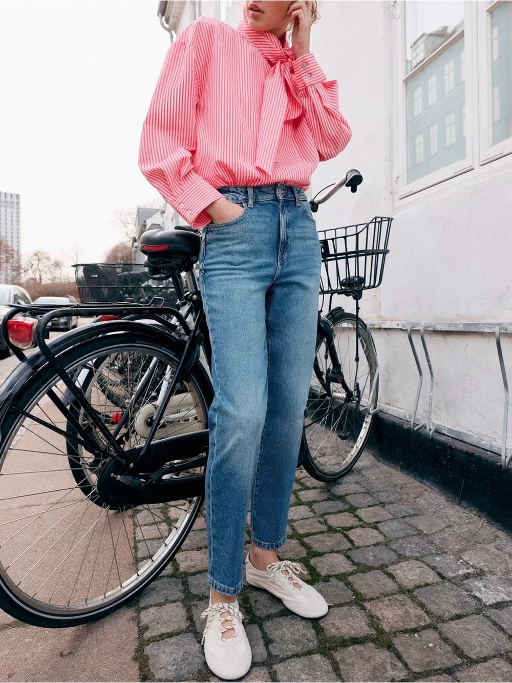 ZARA High Waist Mom Jeans Pressed Crease Medium Wash Stretch Womens 10 NWT Retro